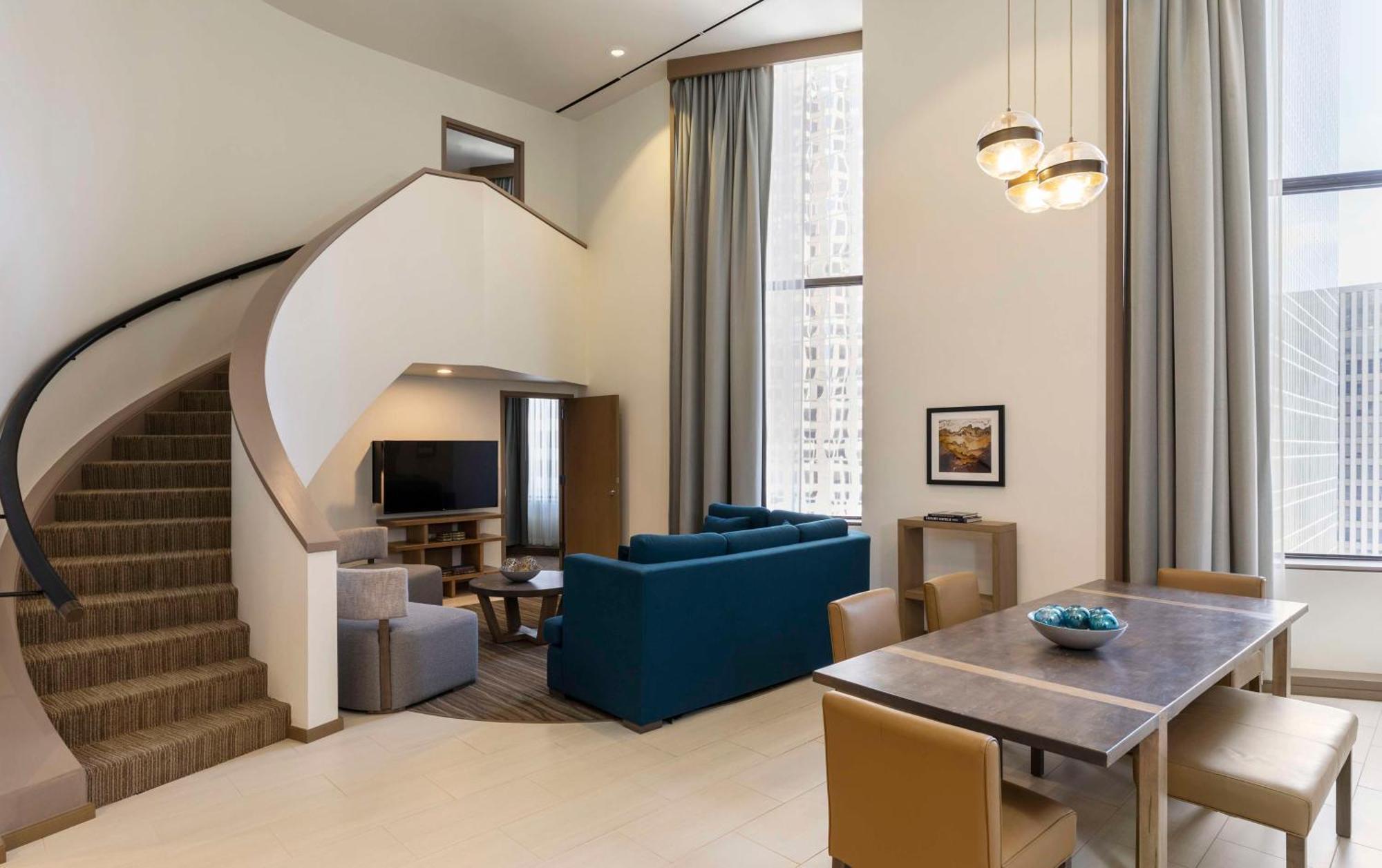 Hyatt Regency Downtown 4*